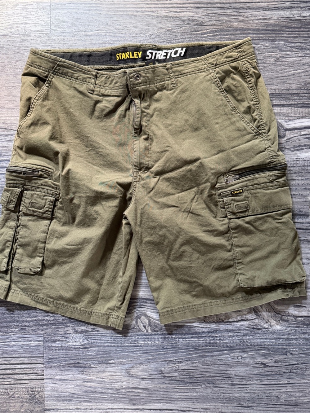 Stanley Stretch Men's Olive Green Cargo Shorts with Stretch Waistband